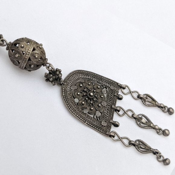 *SOLD* Antique Ladakhi Bedouin filigree amulet pendant ball & bar link necklace - Picture 9 of 10